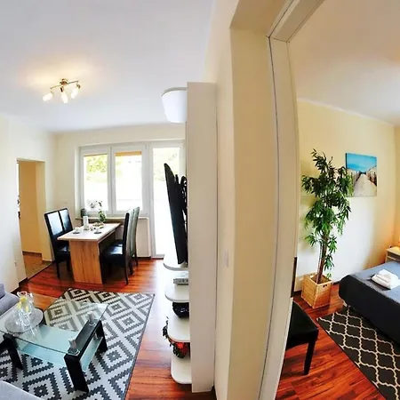 شقة 3-room With Balcony, Close To The أوسترونيه مورسكية