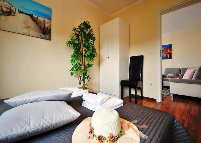 3-room With Balcony, Close To The * ウストロニエ・モルスキエ