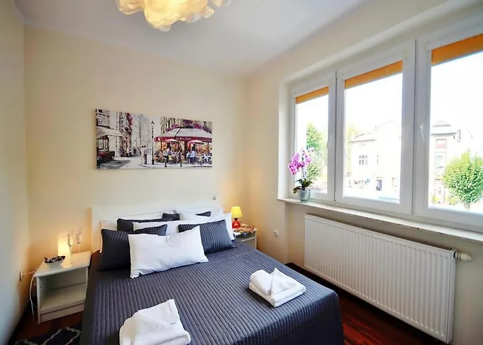 3-room With Balcony, Close To The * ウストロニエ・モルスキエ