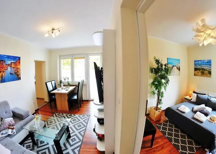 アパート 3-room With Balcony, Close To The ウストロニエ・モルスキエ